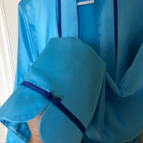 Blue long robe - Picture 2 of 5